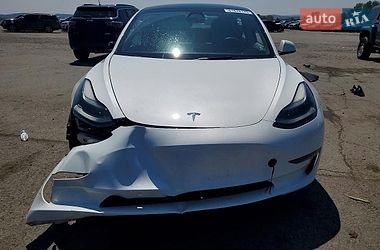 Седан Tesla Model 3 2023 в Львове