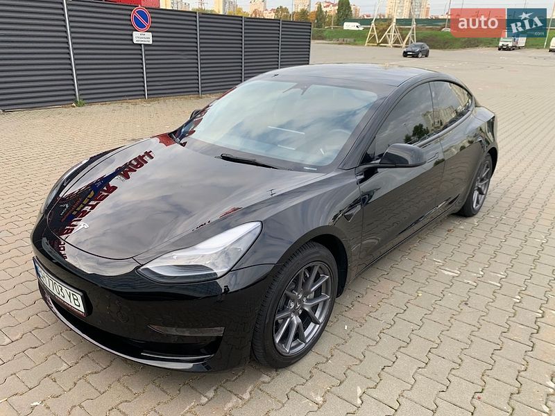 Седан Tesla Model 3 2022 в Києві
