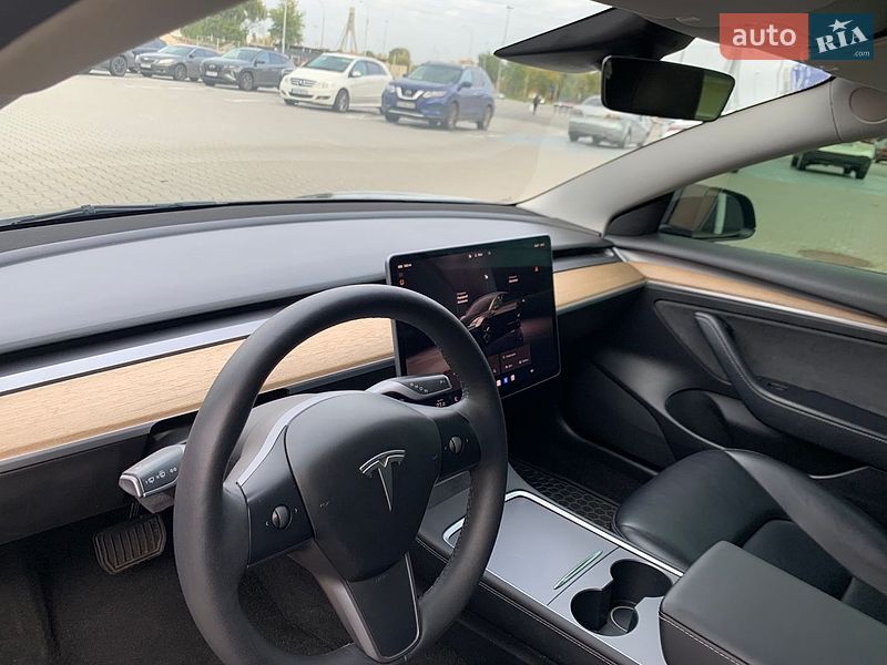 Седан Tesla Model 3 2022 в Києві