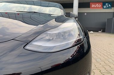 Седан Tesla Model 3 2022 в Києві