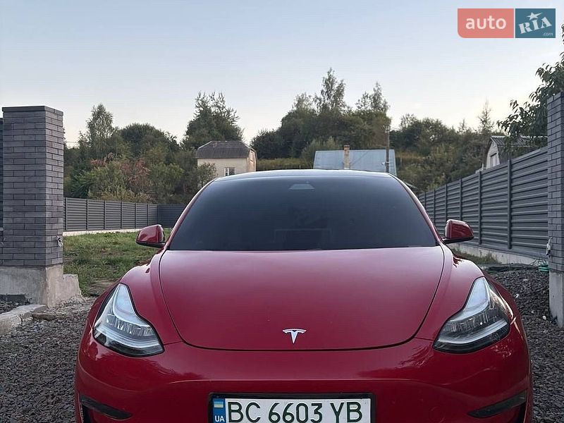 Седан Tesla Model 3 2020 в Львове