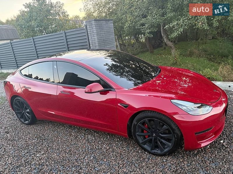 Седан Tesla Model 3 2020 в Львове