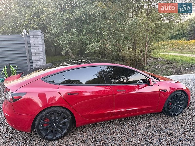 Седан Tesla Model 3 2020 в Львове