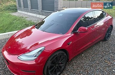 Седан Tesla Model 3 2020 в Львове