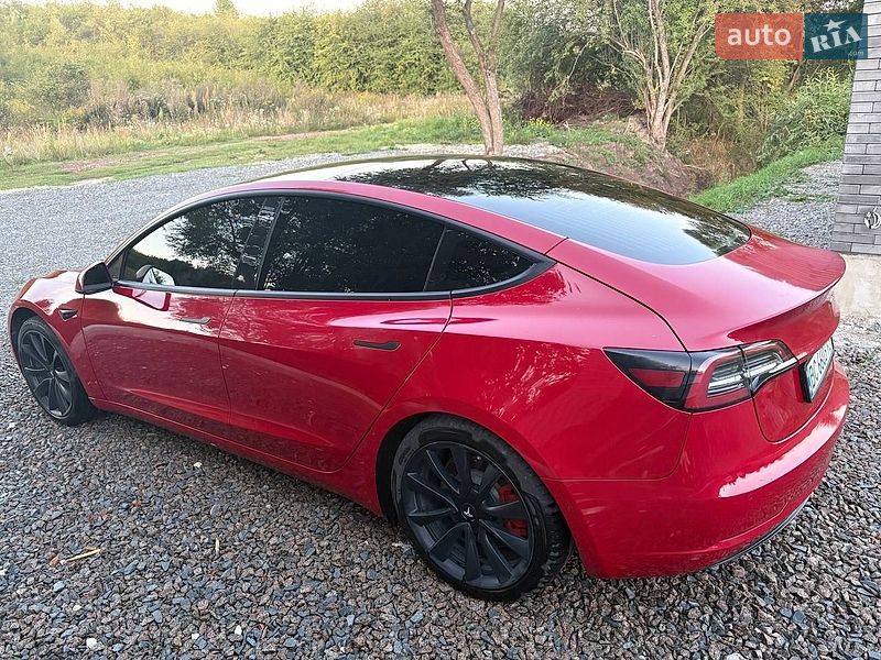 Седан Tesla Model 3 2020 в Львове