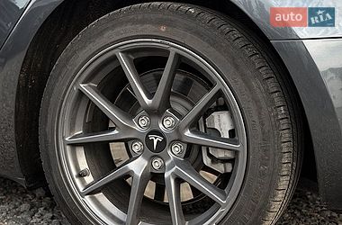 Седан Tesla Model 3 2023 в Дніпрі