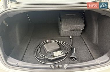 Седан Tesla Model 3 2020 в Києві