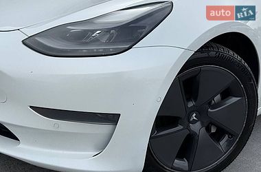 Седан Tesla Model 3 2021 в Рівному