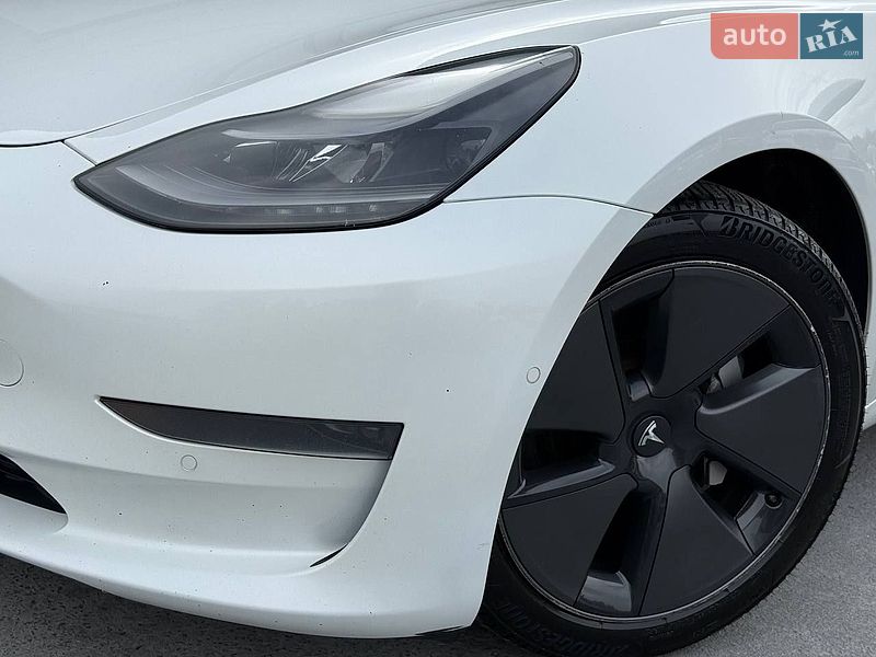 Седан Tesla Model 3 2021 в Рівному