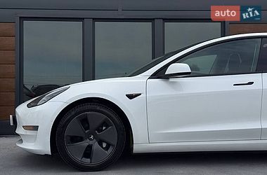 Седан Tesla Model 3 2021 в Рівному