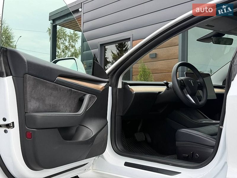 Седан Tesla Model 3 2021 в Рівному