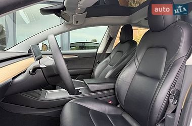 Седан Tesla Model 3 2021 в Рівному