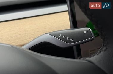 Седан Tesla Model 3 2021 в Рівному