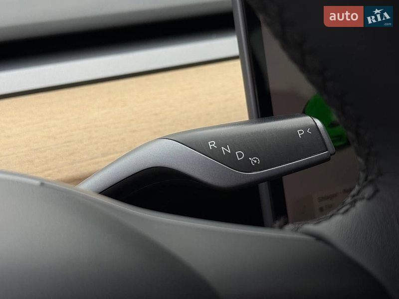 Седан Tesla Model 3 2021 в Рівному