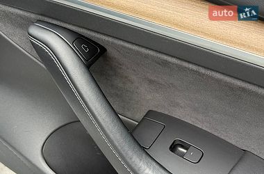 Седан Tesla Model 3 2021 в Рівному