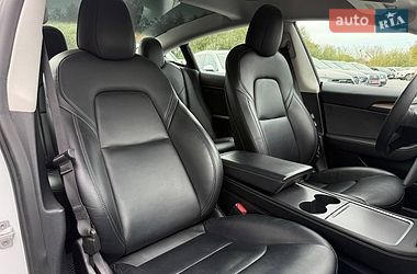Седан Tesla Model 3 2021 в Рівному