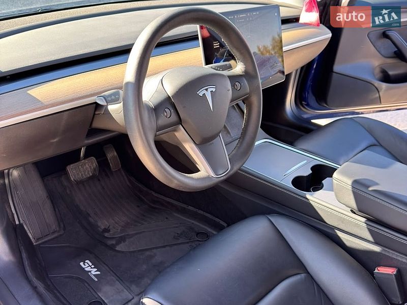 Седан Tesla Model 3 2022 в Львове