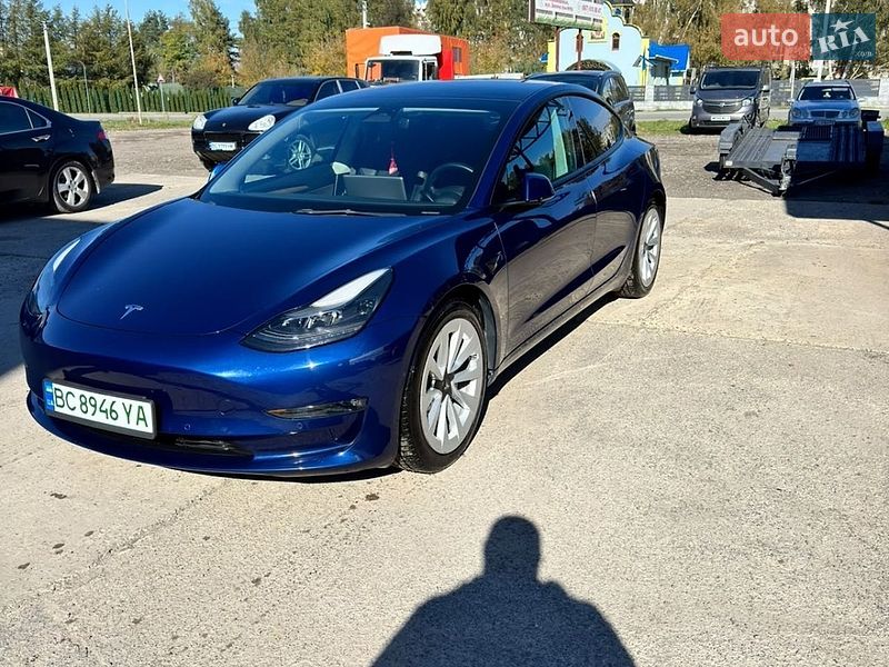 Седан Tesla Model 3 2022 в Львове