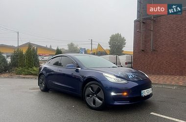 Седан Tesla Model 3 2018 в Киеве