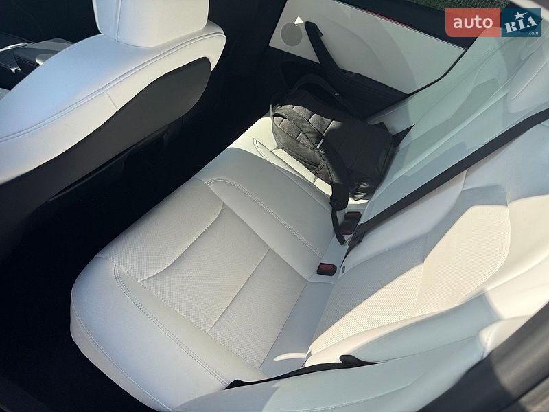Седан Tesla Model 3 2025 в Харькове