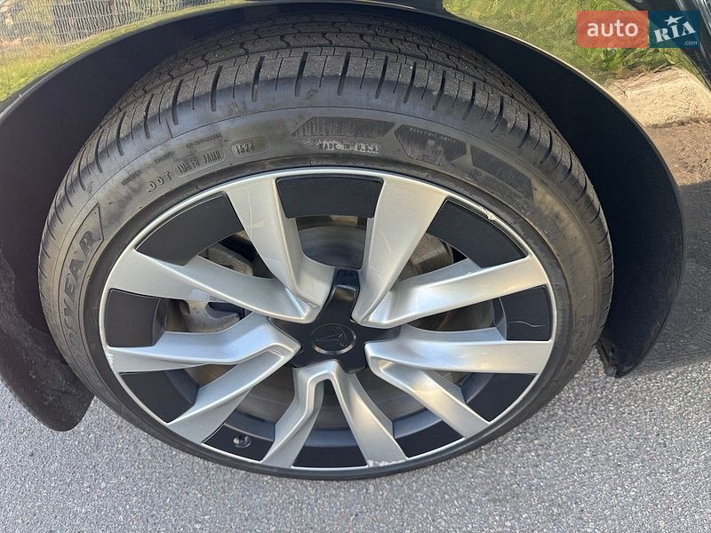 Седан Tesla Model 3 2025 в Харькове