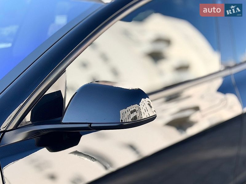 Седан Tesla Model 3 2022 в Івано-Франківську