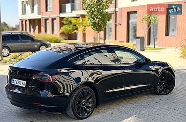 Седан Tesla Model 3 2022 в Івано-Франківську