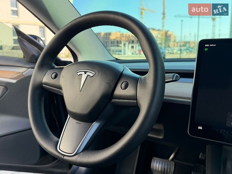 Седан Tesla Model 3 2022 в Івано-Франківську