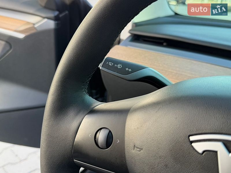 Седан Tesla Model 3 2022 в Івано-Франківську
