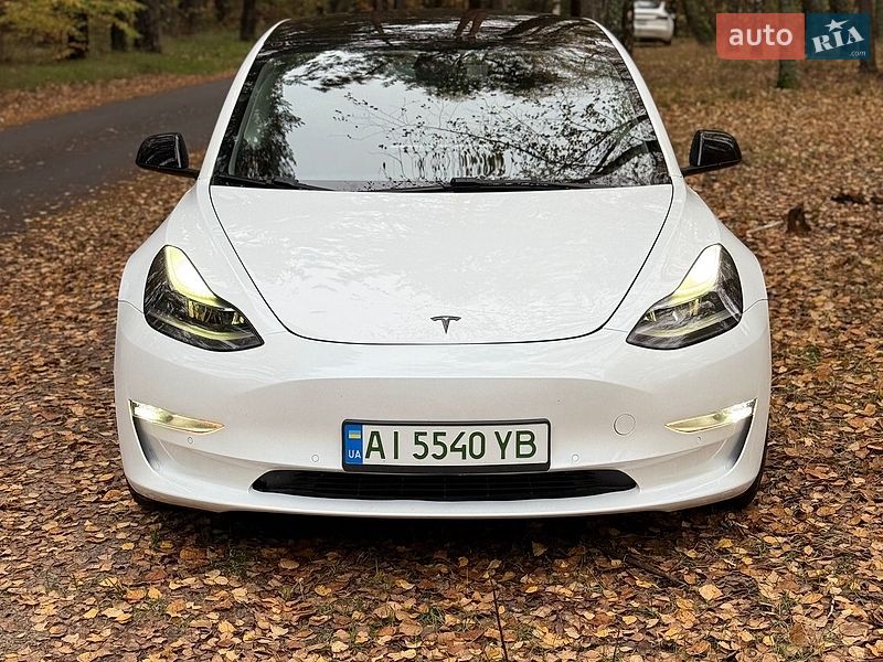 Седан Tesla Model 3 2022 в Бучі фото Седан Tesla Model 3 2022 в Бучі