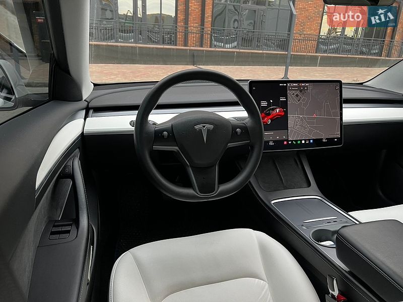 Седан Tesla Model 3 2020 в Виннице
