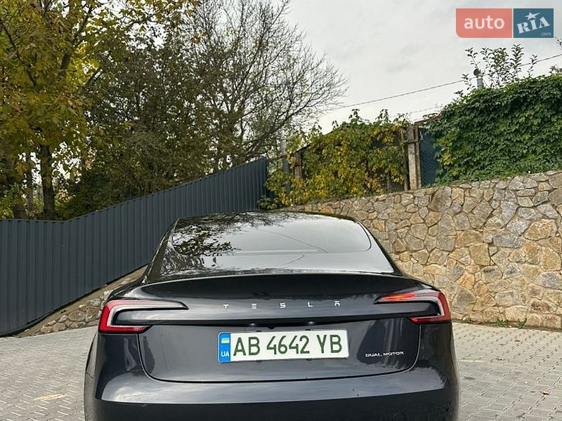 Седан Tesla Model 3 2024 в Виннице