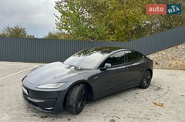 Седан Tesla Model 3 2024 в Виннице