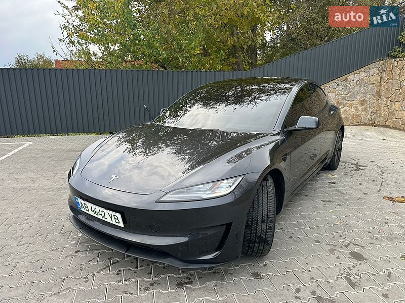 Седан Tesla Model 3 2024 в Виннице