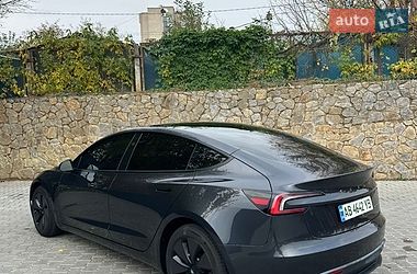 Седан Tesla Model 3 2024 в Виннице