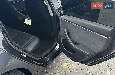 Седан Tesla Model 3 2024 в Виннице