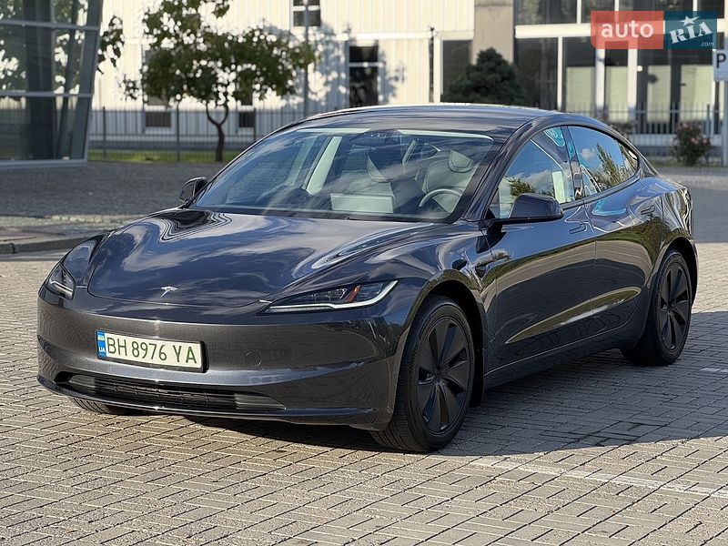 Седан Tesla Model 3 2024 в Дніпрі