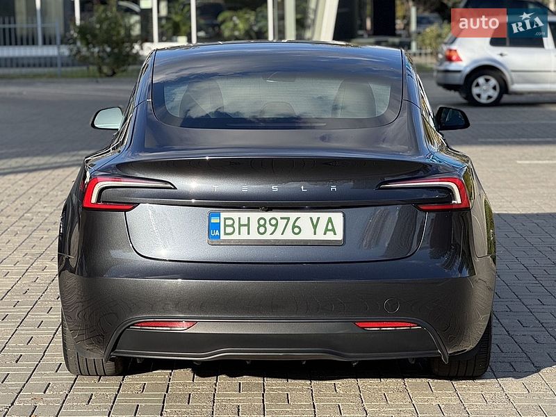 Седан Tesla Model 3 2024 в Дніпрі