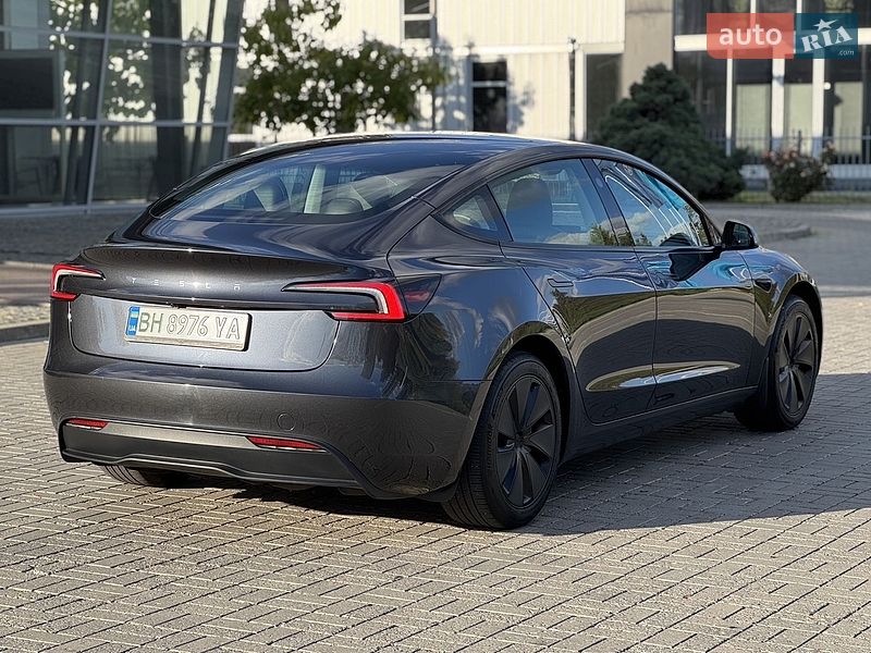 Седан Tesla Model 3 2024 в Дніпрі