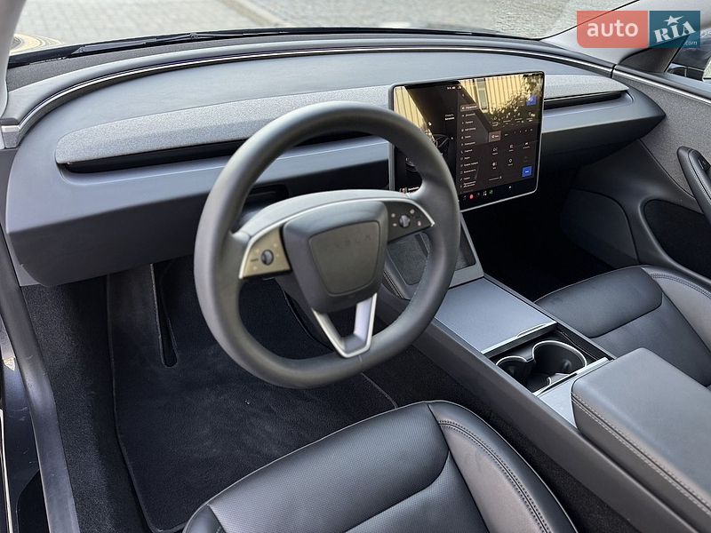 Седан Tesla Model 3 2024 в Дніпрі