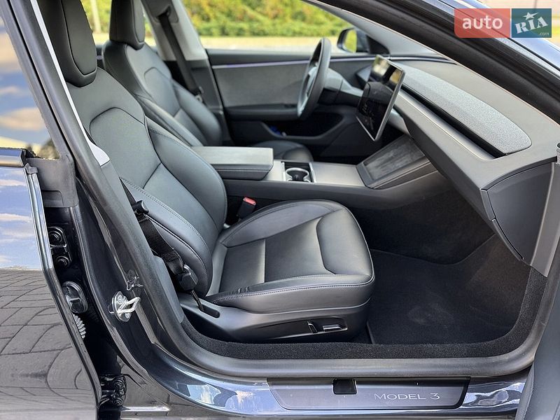 Седан Tesla Model 3 2024 в Дніпрі