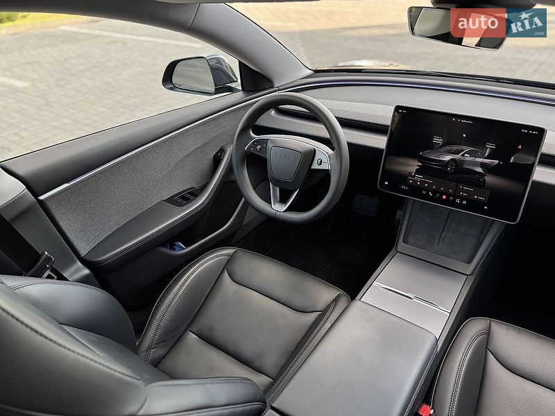 Седан Tesla Model 3 2024 в Дніпрі