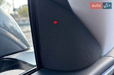 Седан Tesla Model 3 2024 в Дніпрі