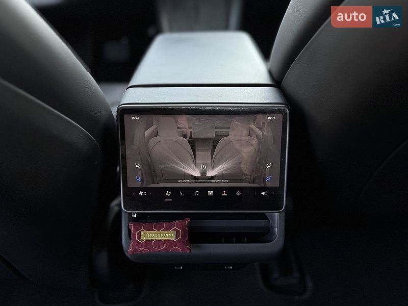 Седан Tesla Model 3 2024 в Дніпрі