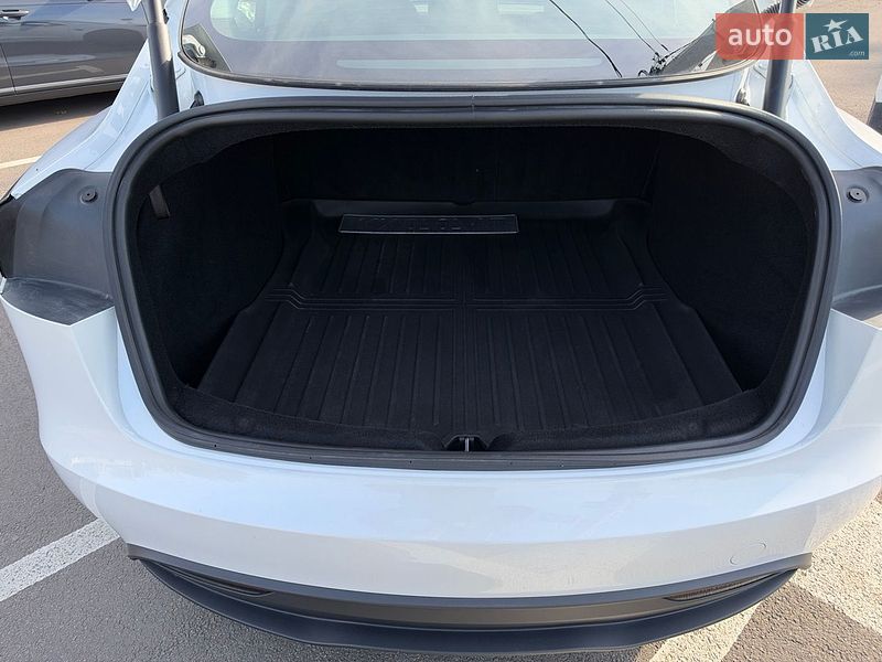 Седан Tesla Model 3 2025 в Харкові фото 15 Седан Tesla Model 3 2025 в Харкові