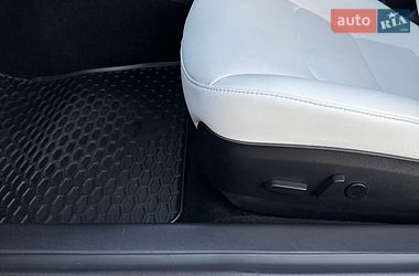 Седан Tesla Model 3 2018 в Львові фото 33 Седан Tesla Model 3 2018 в Львові