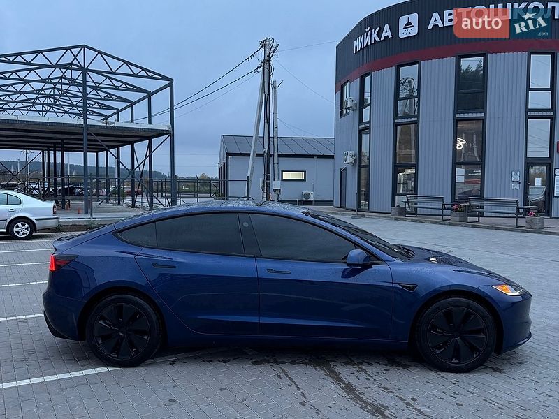 Седан Tesla Model 3 2024 в Киеве