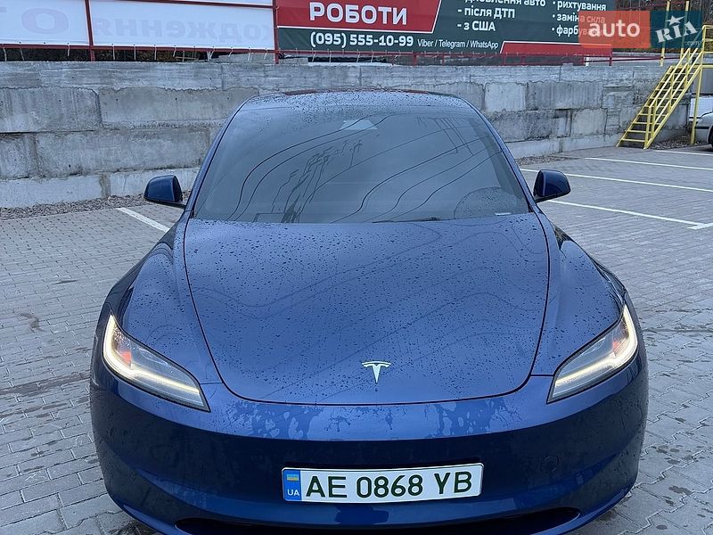 Седан Tesla Model 3 2024 в Киеве