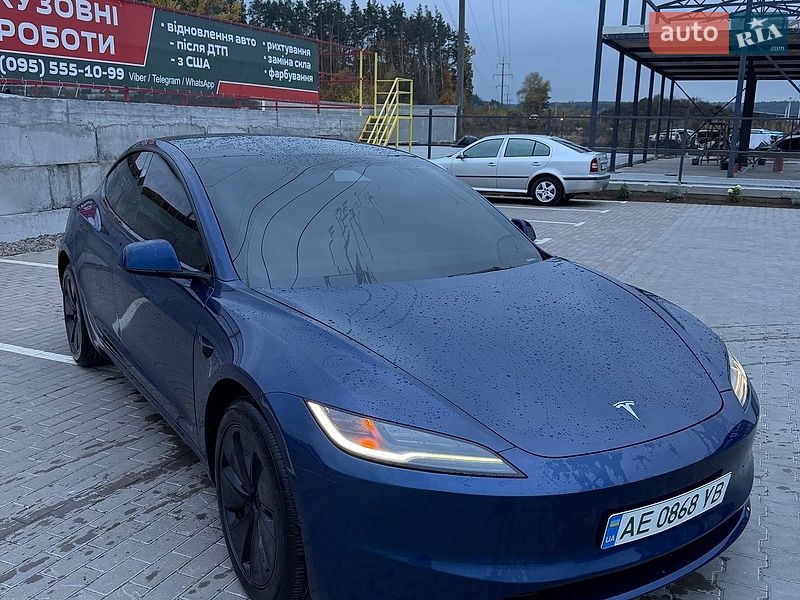 Седан Tesla Model 3 2024 в Киеве