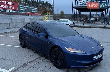 Седан Tesla Model 3 2024 в Киеве